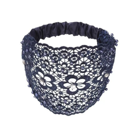 Diadema ancha con cuentas huecas y flor de ciruelo