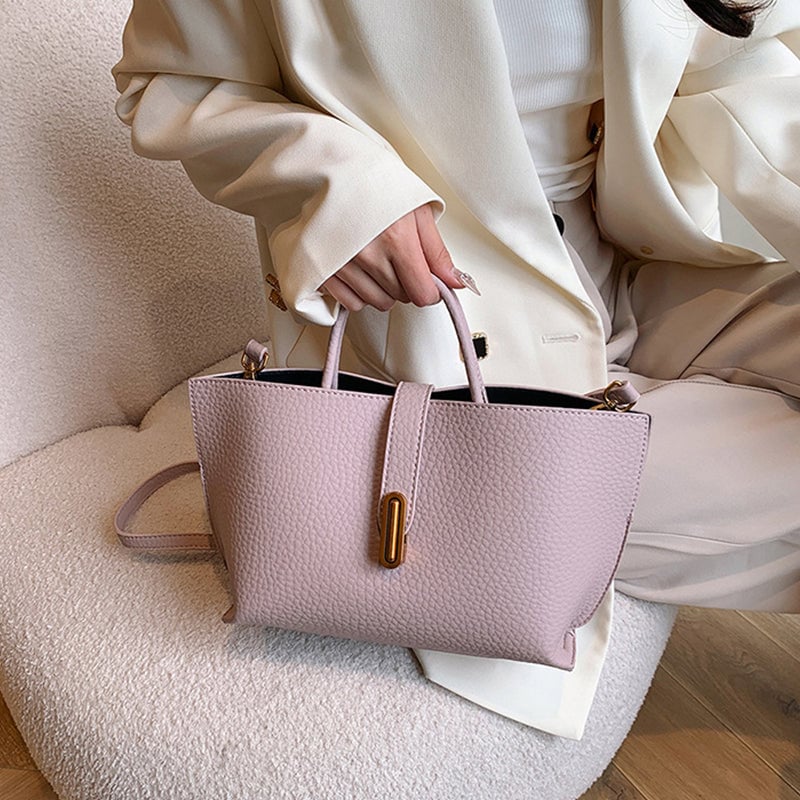 Elegant and spacious tote bag