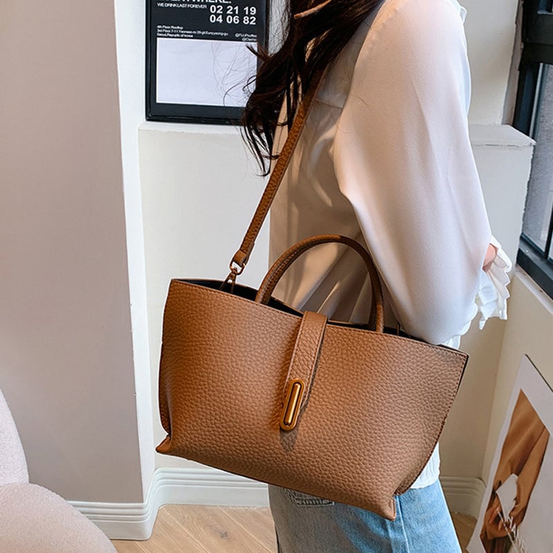 Elegant and spacious tote bag