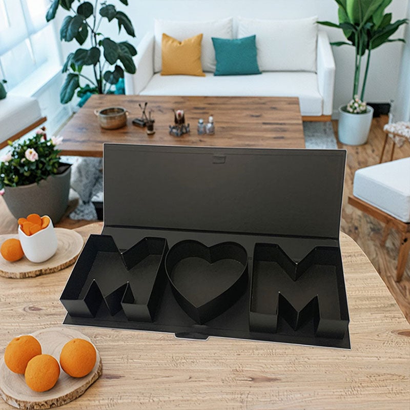 "MOM" Letter Rectangular Gift Box