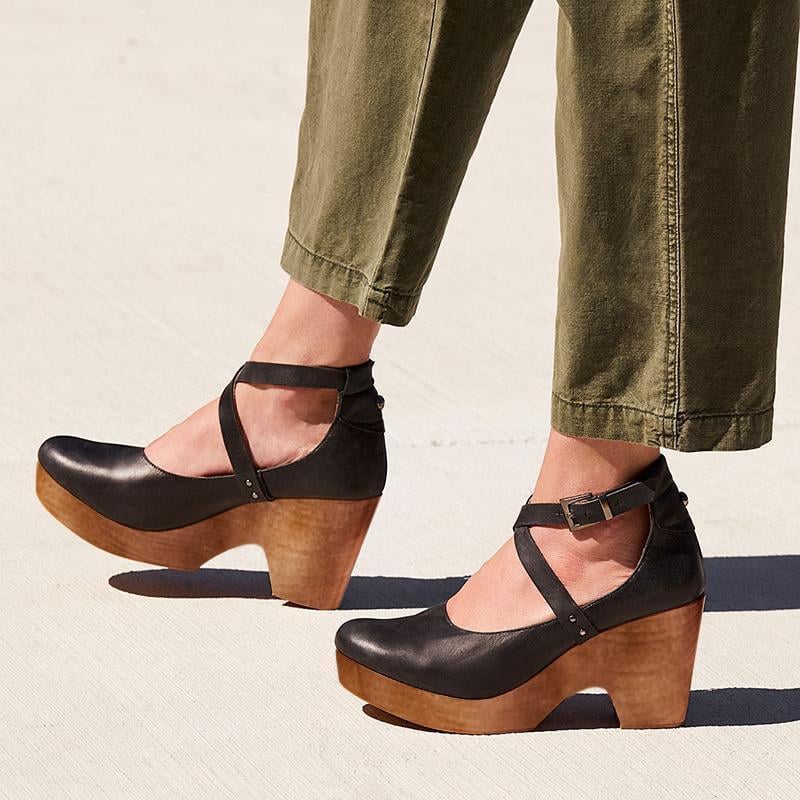 Buckle cross strap high heel sandals