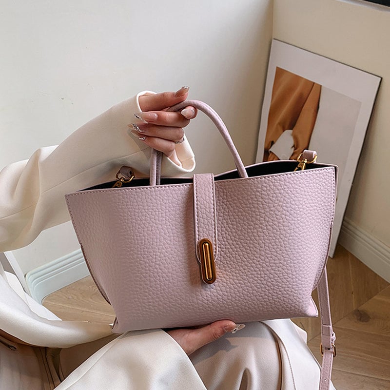 Elegant and spacious tote bag