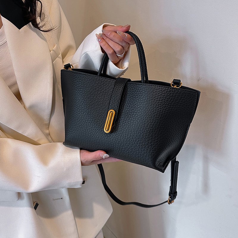 Elegant and spacious tote bag