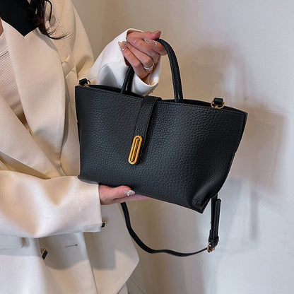 Elegant and spacious tote bag